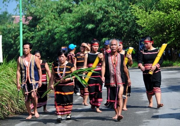 trang-phuc-truyen-thong-4